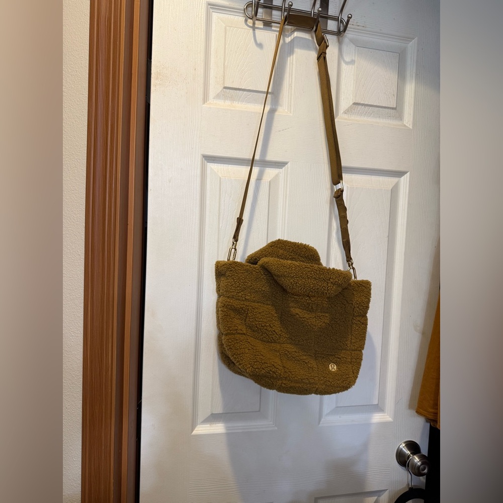 Lululemon Sherpa quilted  mini tote in burnt caramel with crossbody strap